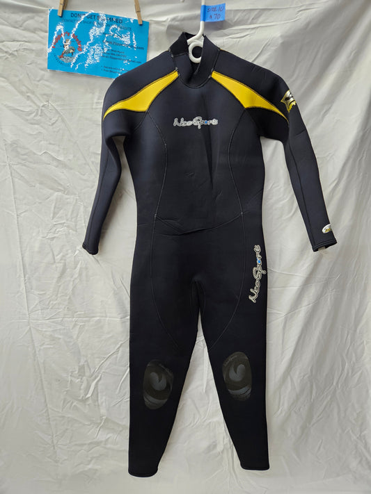 Neosport 5mm Wetsuit (Women's Size 10)