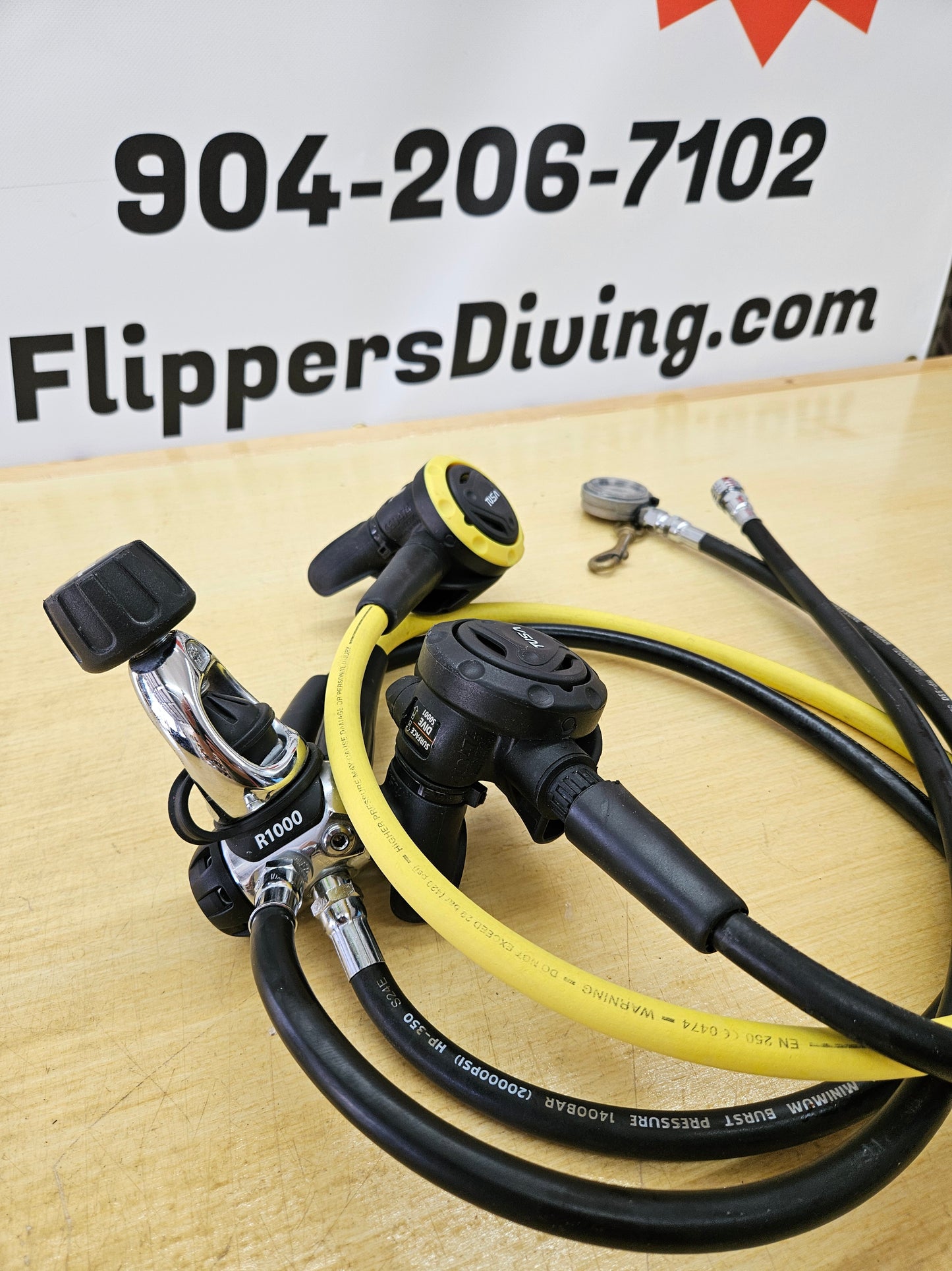 Tusa R1000 Diving Regulator Set