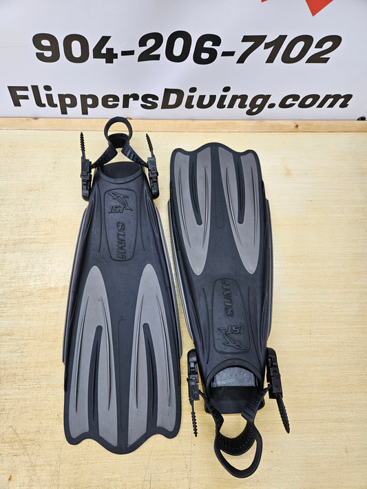 IST "Sumi" Dive Fins (SMALL 6-8)