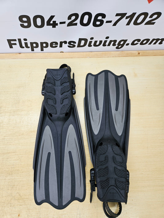 IST "Sumi" Dive Fins (SMALL 6-8)
