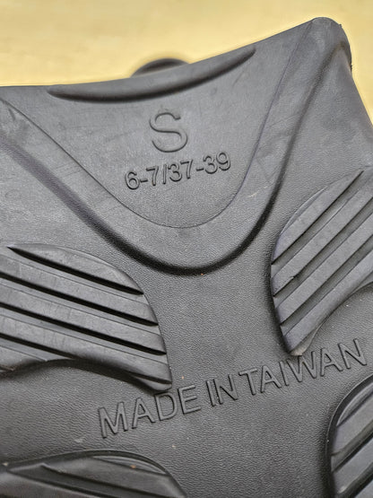 IST "Sumi" Dive Fins (SMALL 6-8)