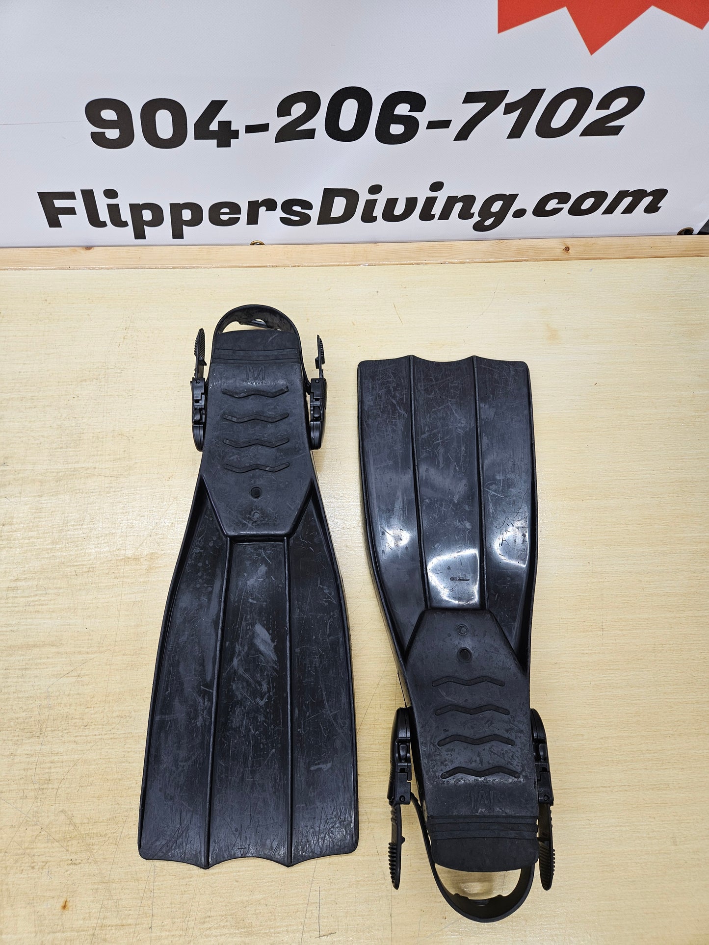 Black Diving Fins (MEDIUM 8-10)