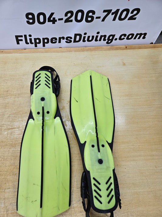 Oceanic "V-Drive" Diving Fins (LARGE)