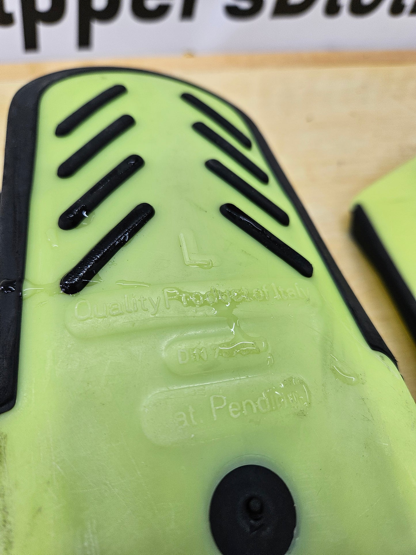 Oceanic "V-Drive" Diving Fins (LARGE)