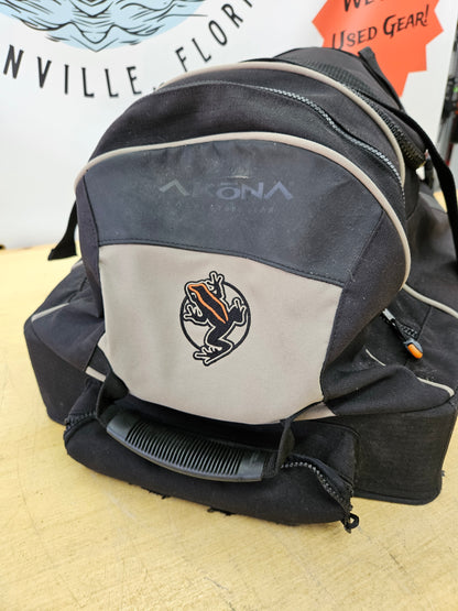 Akona Adventure Gear XL Travel Roller Bag