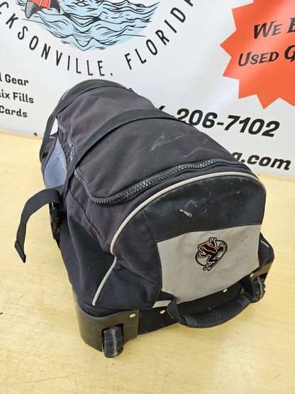 Akona Adventure Gear XL Travel Roller Bag
