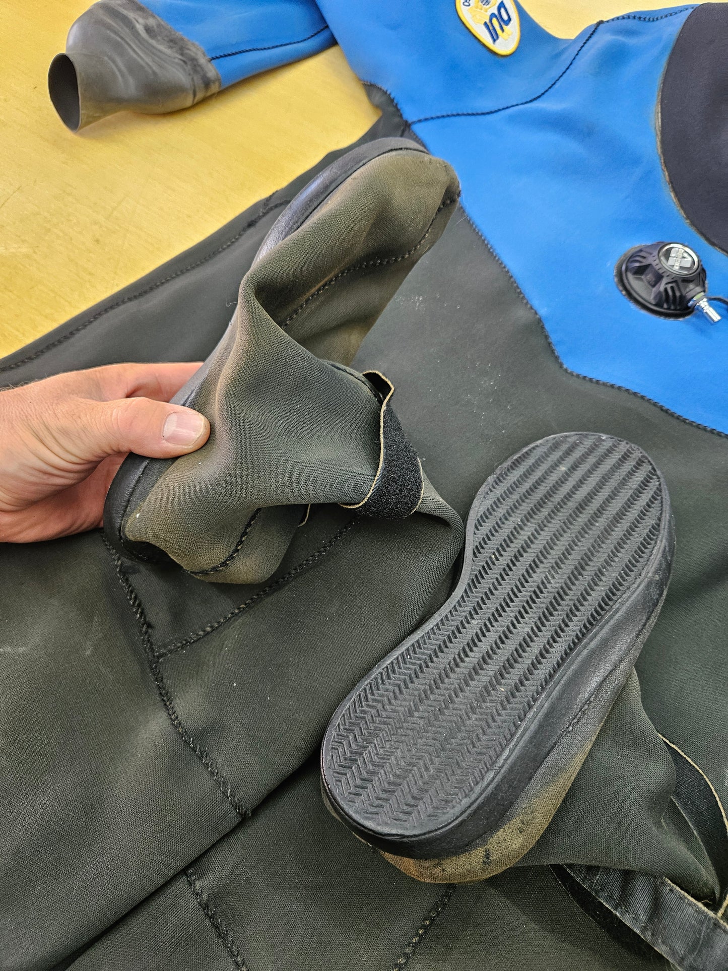 DUI CF200 Drysuit (Large??)