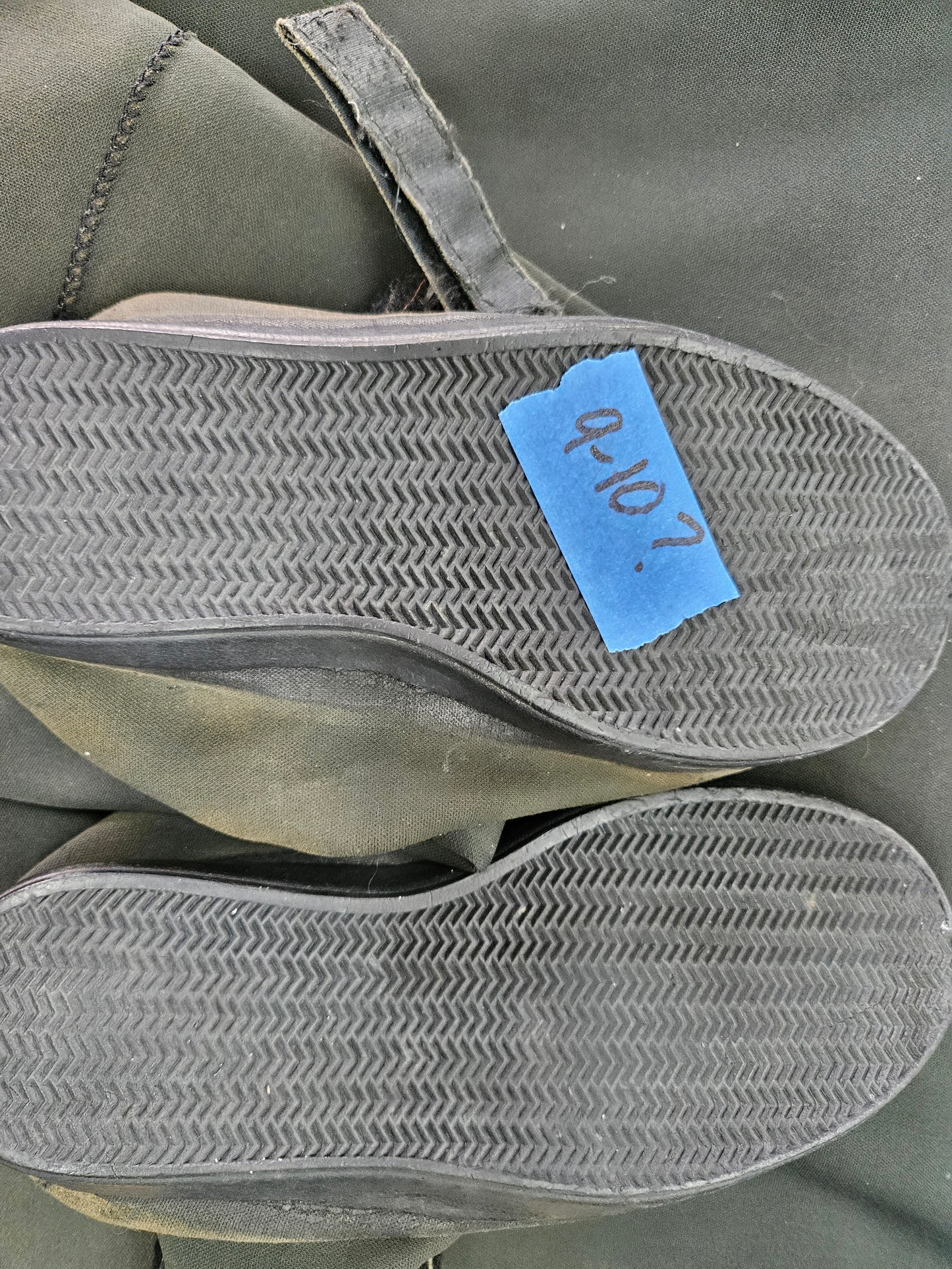 DUI CF200 Drysuit (Large??)