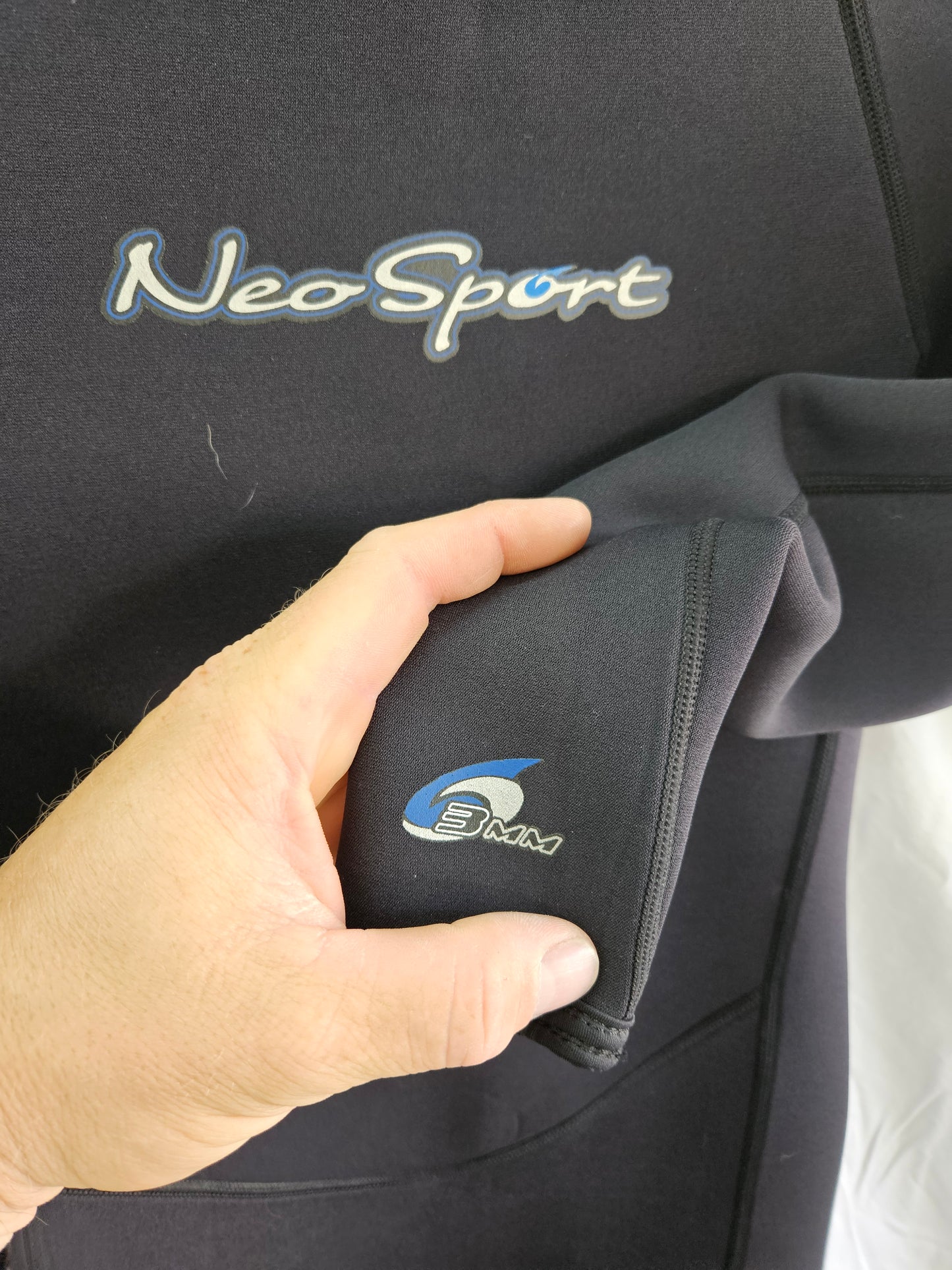 Neosport 3mm Wetsuit (Kids size 14)