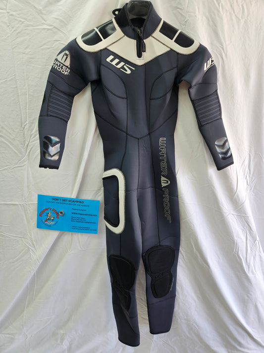 Waterproof W5 3.5mm Wetsuit (Ladies small)
