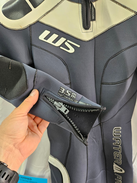 Waterproof W5 3.5mm Wetsuit (Ladies small)