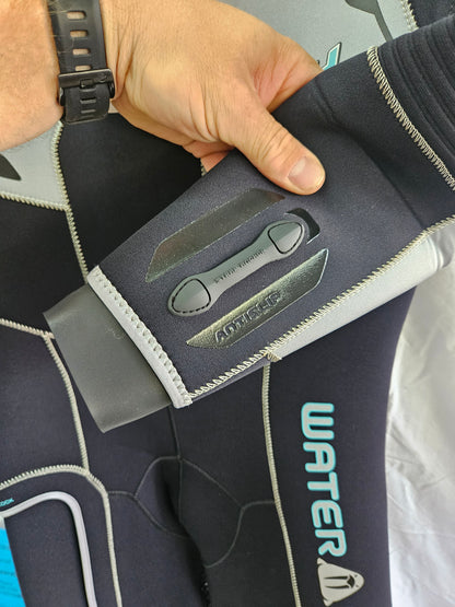 Waterproof W4 Men's 5mm Wetsuit (size small)