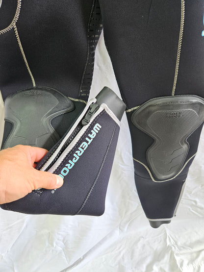 Waterproof W4 Men's 5mm Wetsuit (size small)
