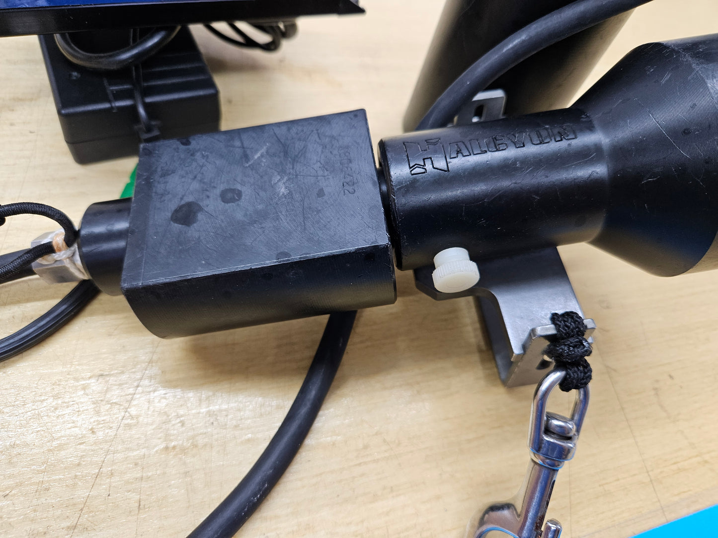 Halcyon HID Canister Light