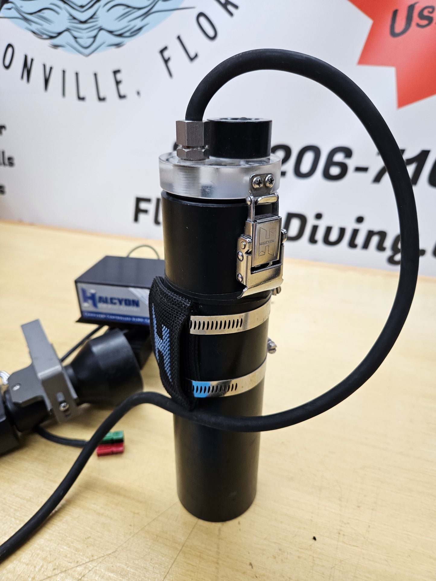 Halcyon HID Canister Light