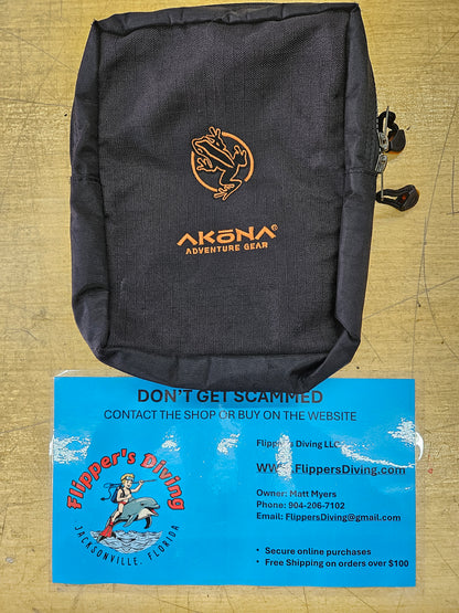 Akona Accessory Pocket