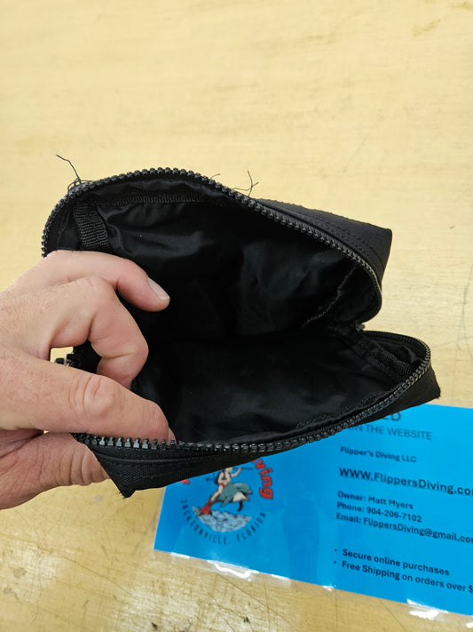 Akona Accessory Pocket