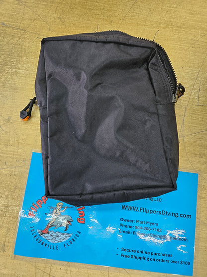 Akona Accessory Pocket