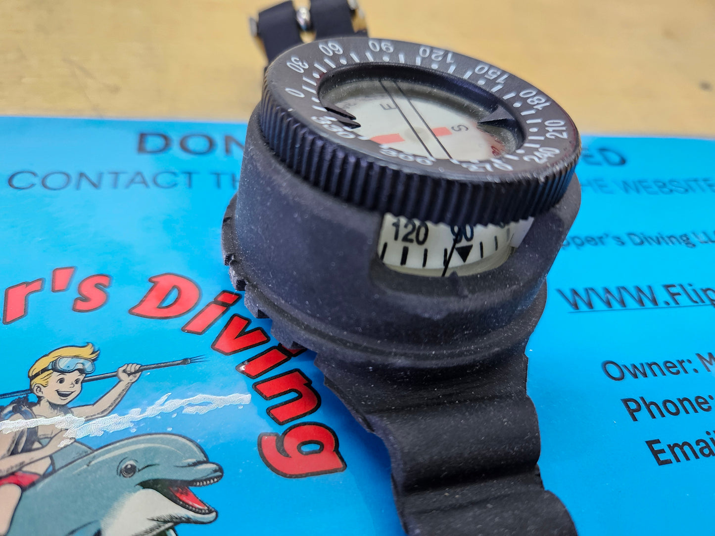 Compact Wrist Compass