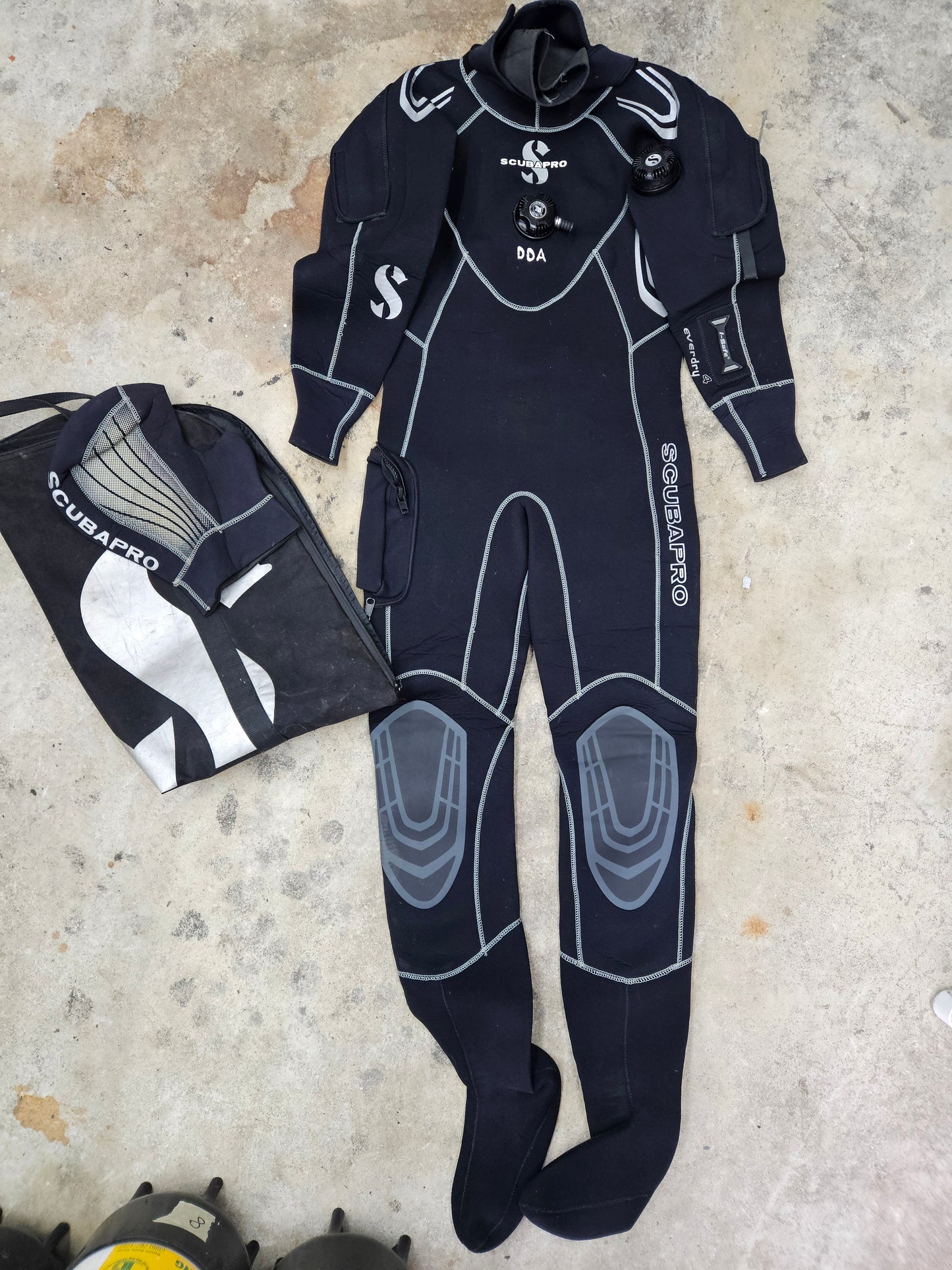 Scubapro Everdry 4 Drysuit (LARGE)
