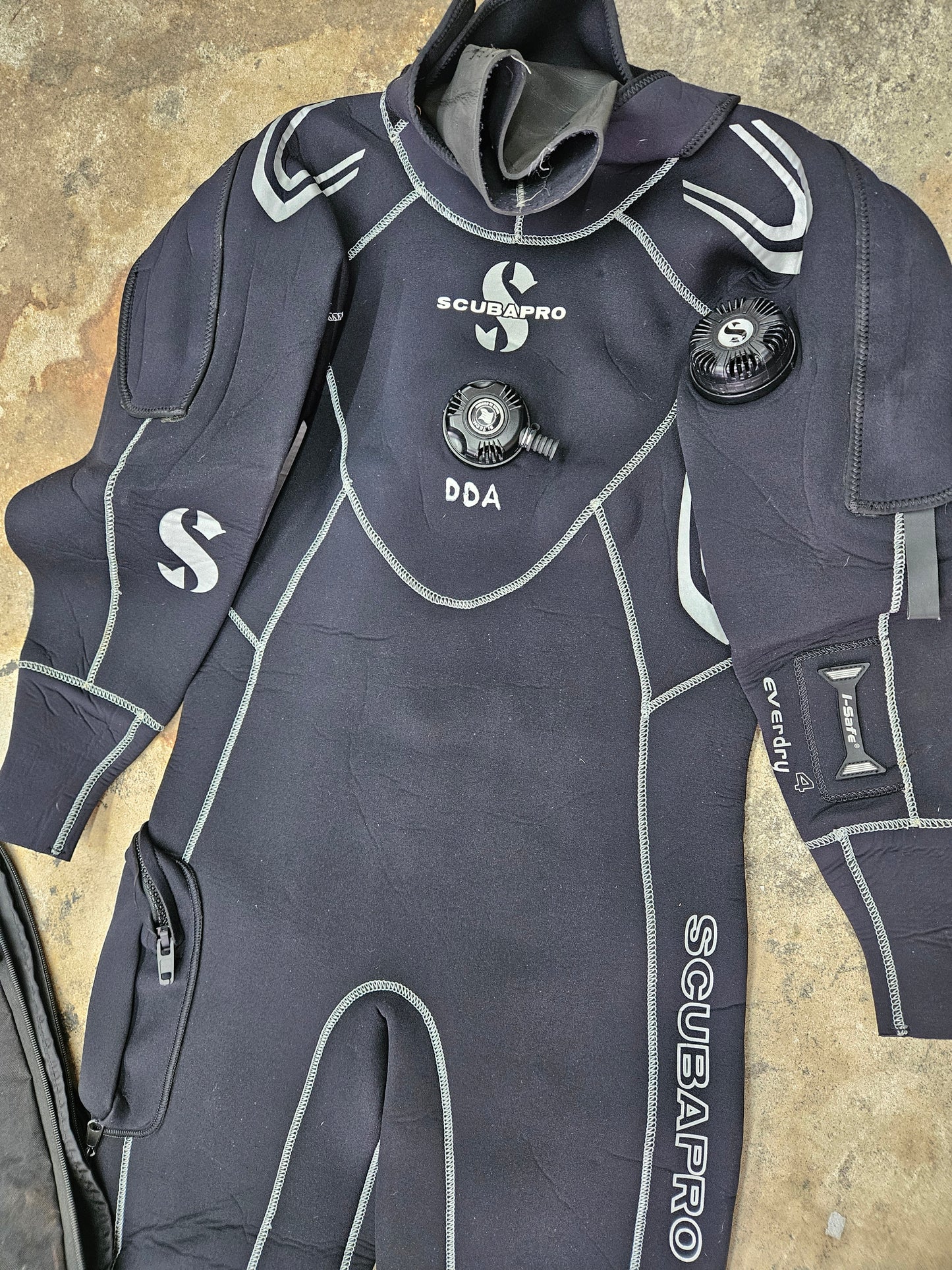 Scubapro Everdry 4 Drysuit (LARGE)