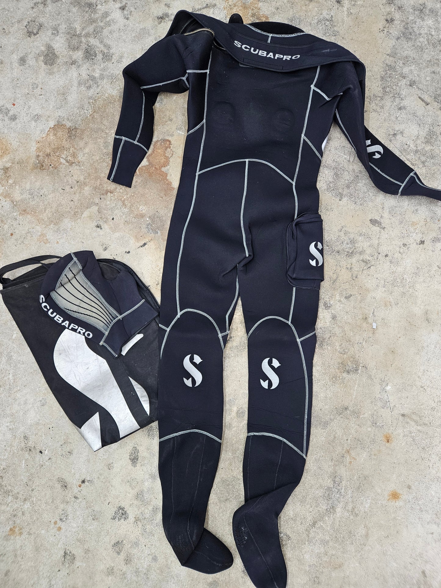 Scubapro Everdry 4 Drysuit (LARGE)