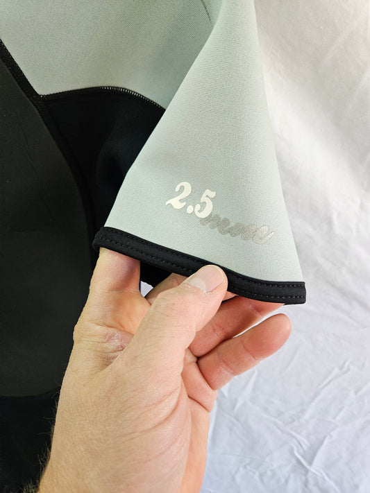 Hyperflex 2.5mm Shorty Wetsuit (Youth Size 16)