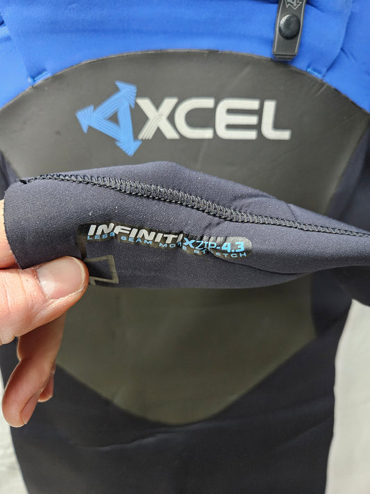 Xcel "infinity x-zip" 4/3mm Wetsuit (SMALL)