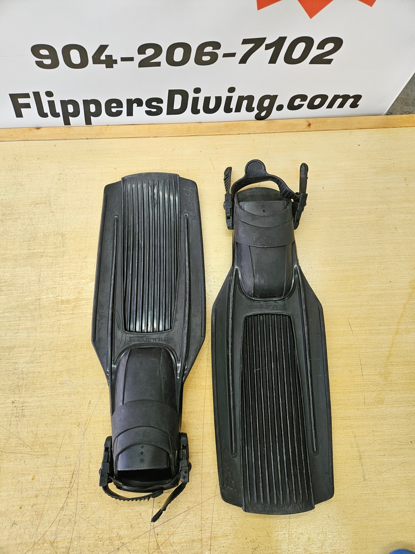 US Divers "Blades" Dive Fins (LARGE)