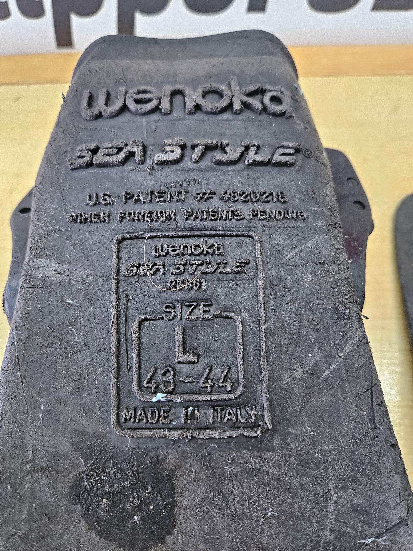 Wenoka Sea Style "Reeflex" Fins (Large)