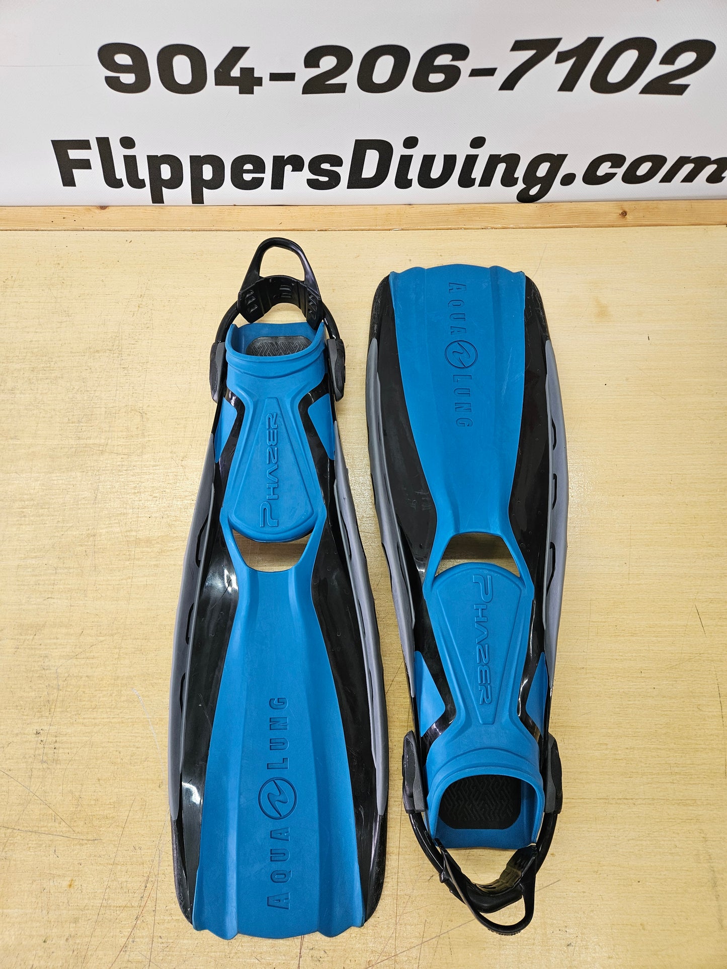 Aqualung "Phazer" Dive Fins (L-XL)