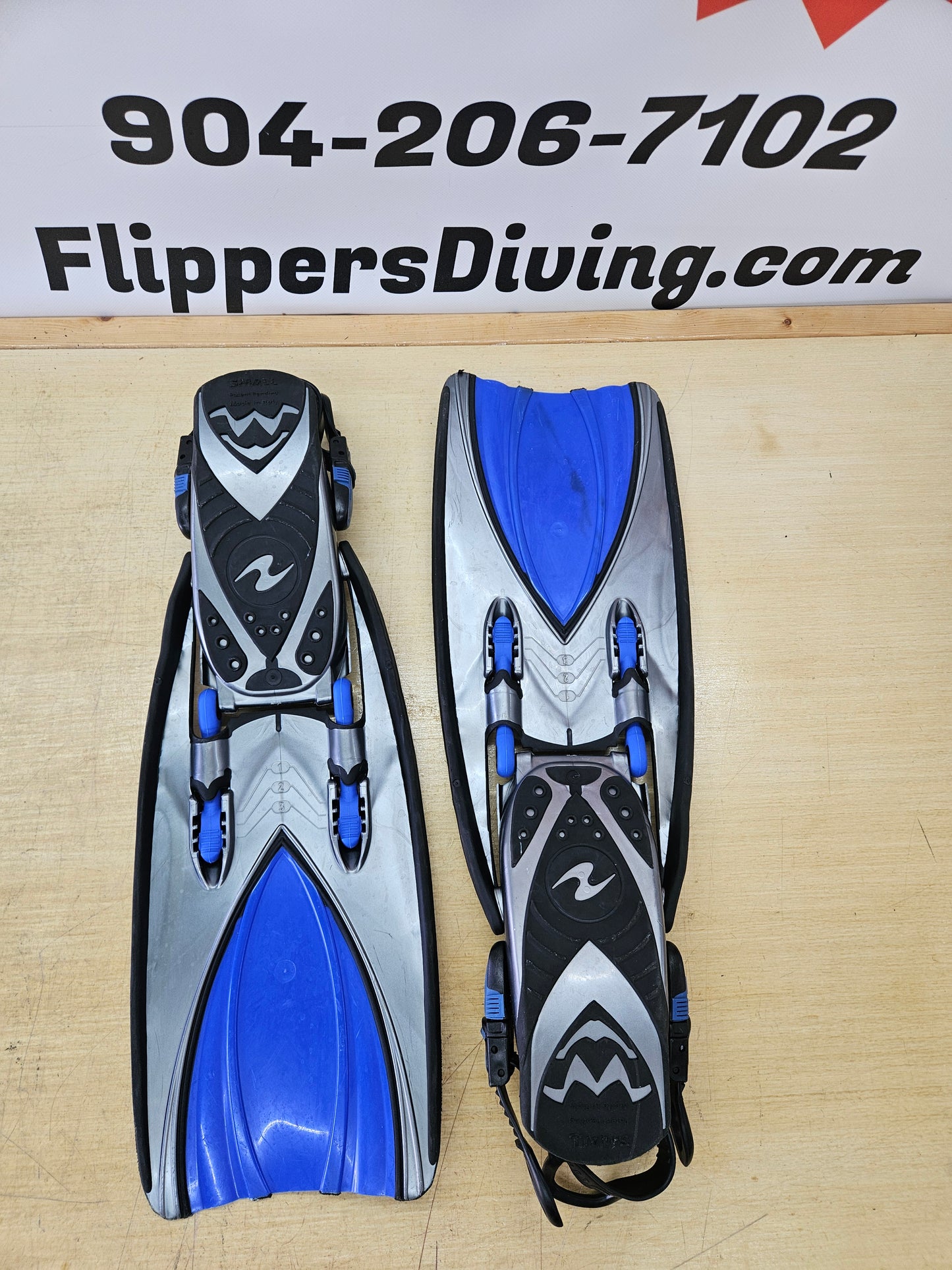 Aqualung "Hotshot" Fins (SMALL)