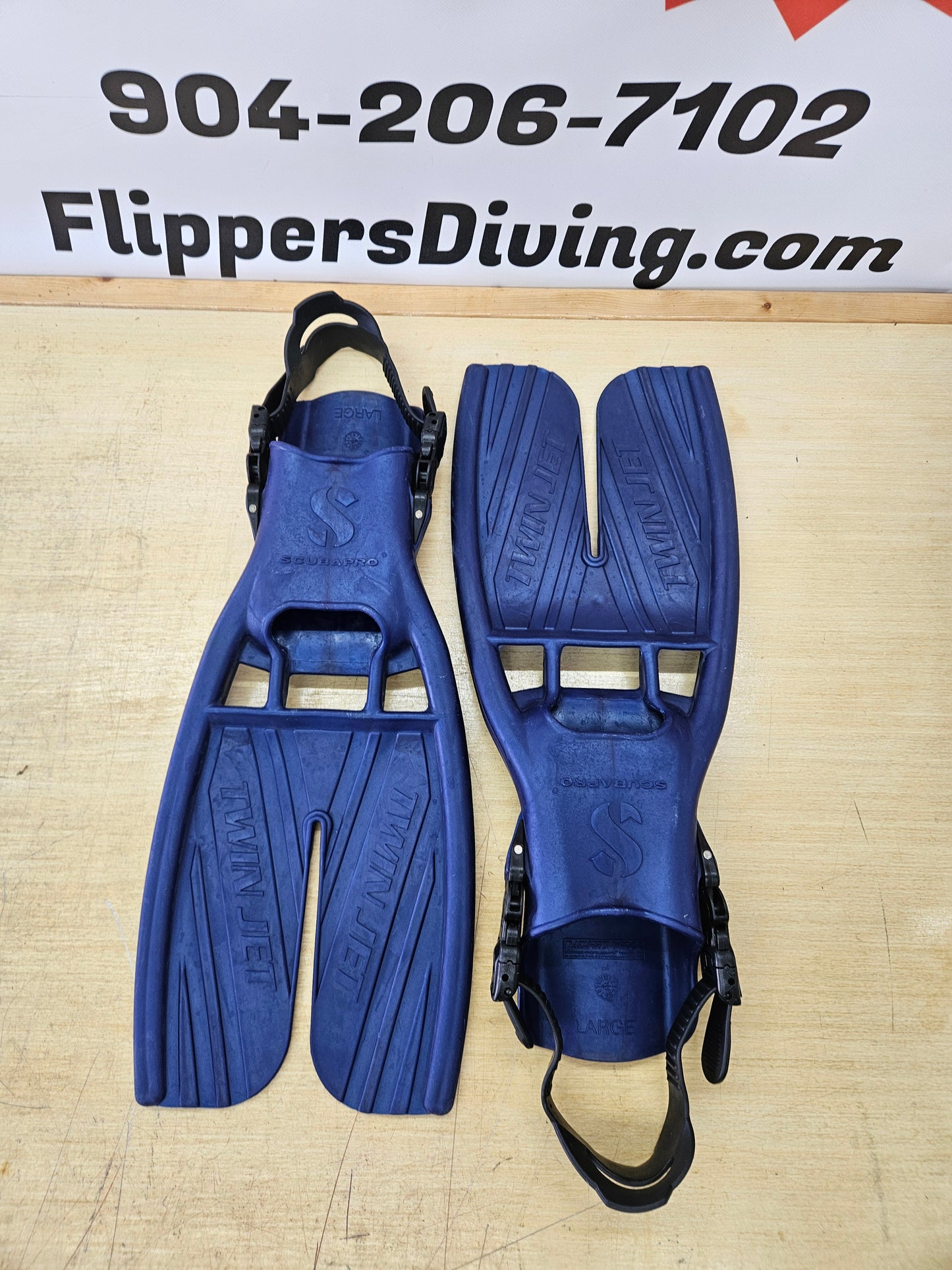 Scubapro Twin Jet Fins (LARGE)