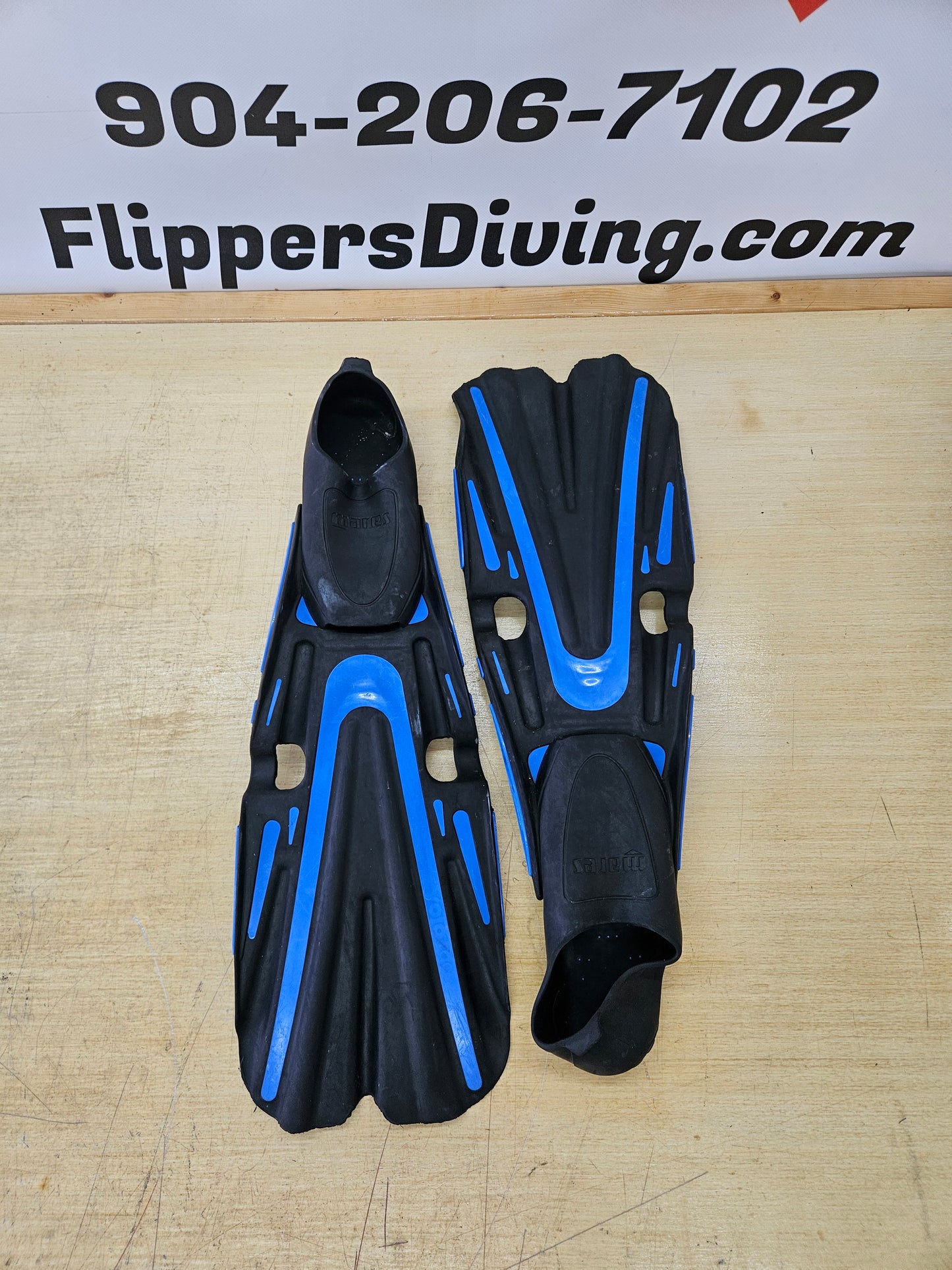 Mares Volo Full Foot Fins (size 5-6)