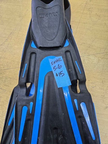 Mares Volo Full Foot Fins (size 5-6)