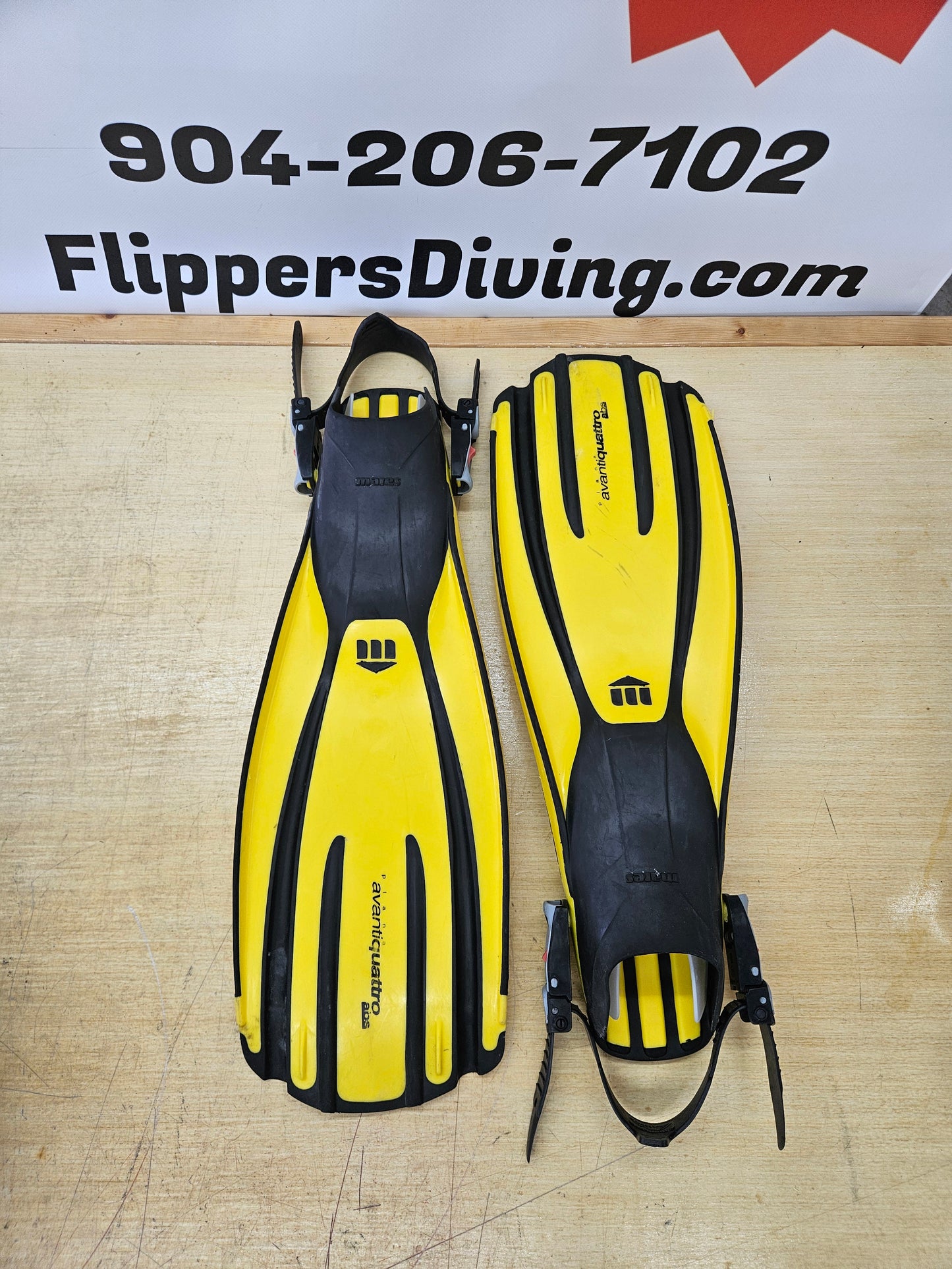 Mares Avanti Quattro ABS Fins (Large)