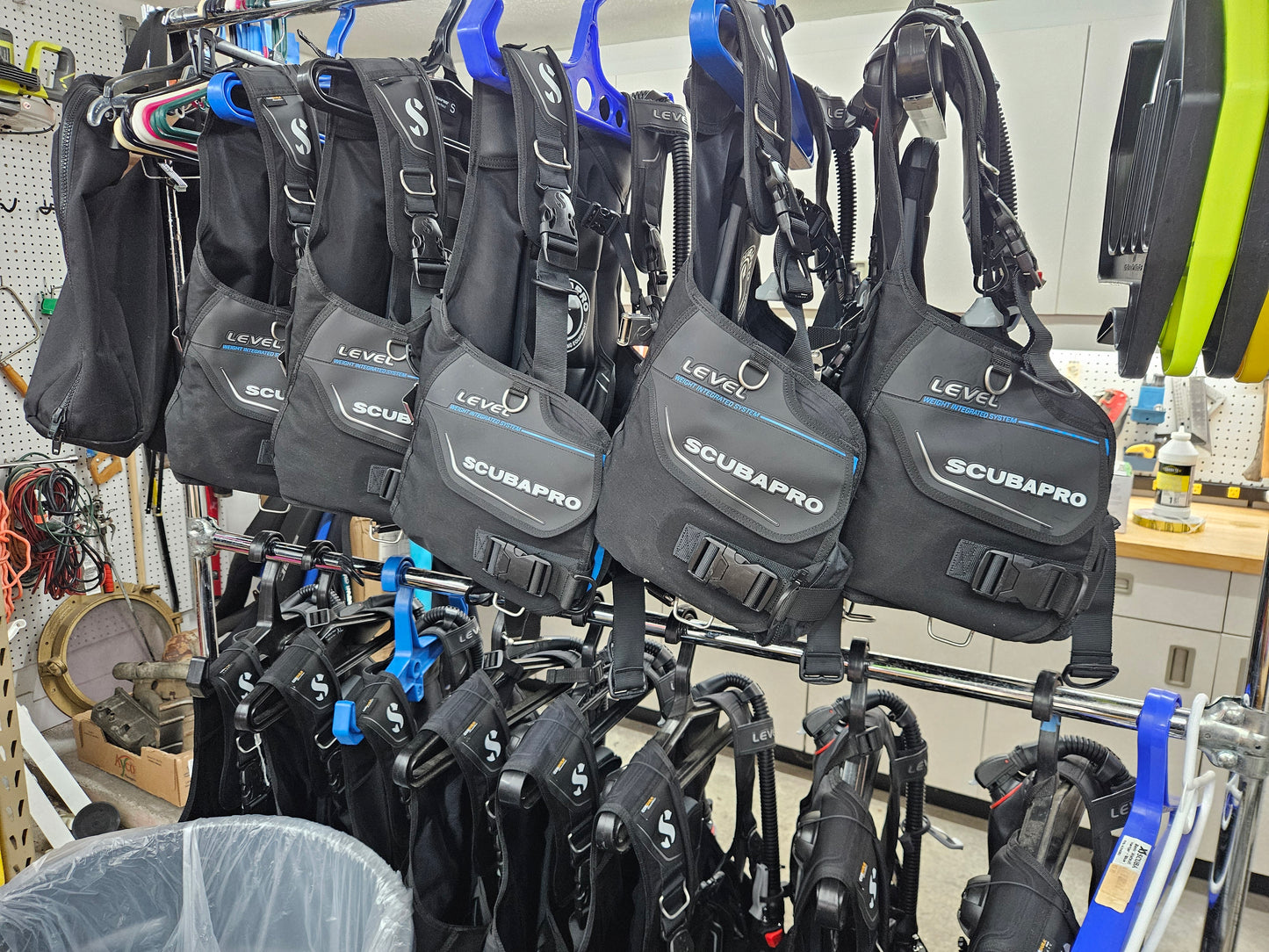 Scubapro "Level" BCD (13 available!)