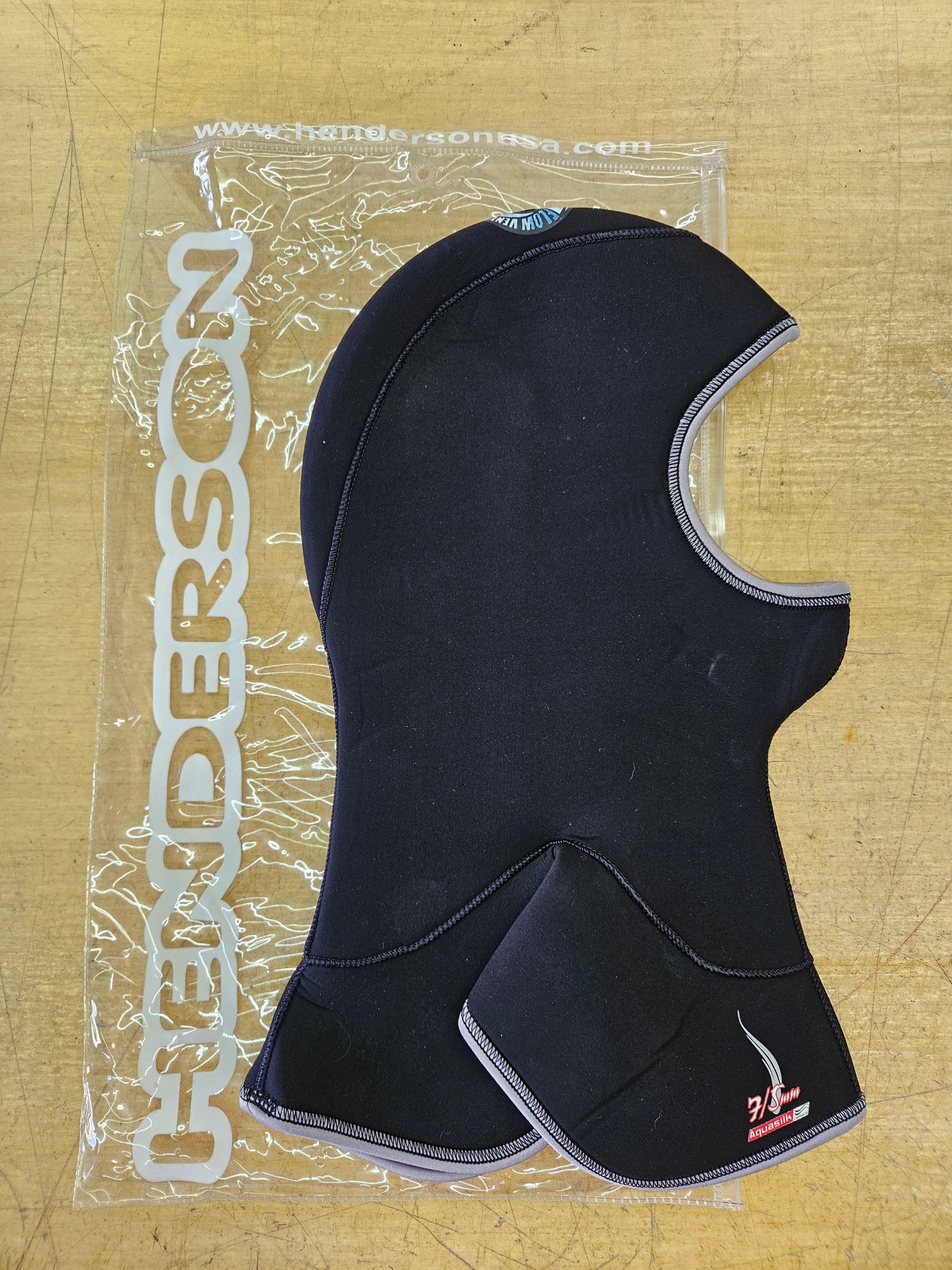 Henderson 7/5mm Hood (Medium) *NEW*