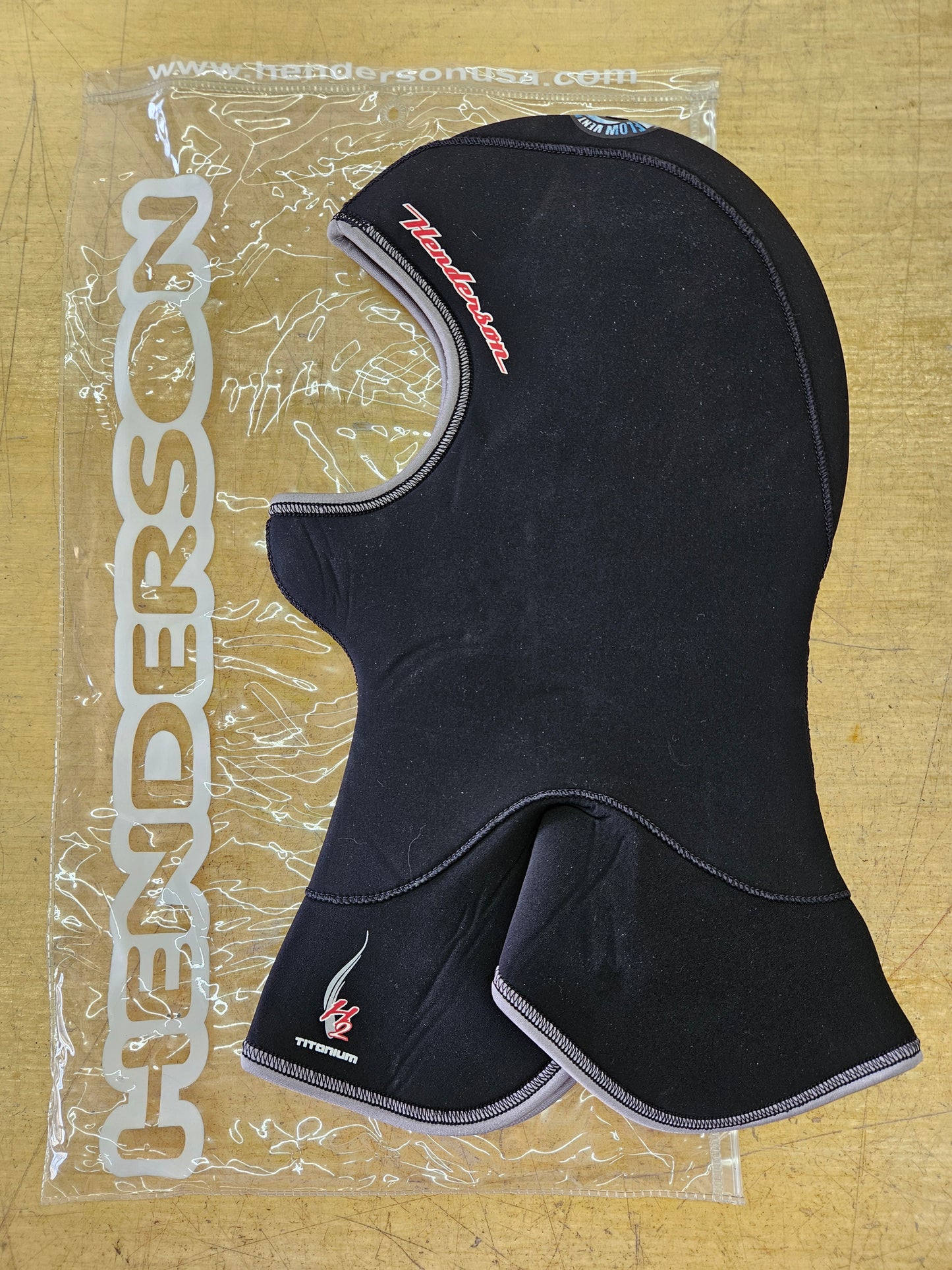 Henderson 7/5mm Hood (Medium) *NEW*