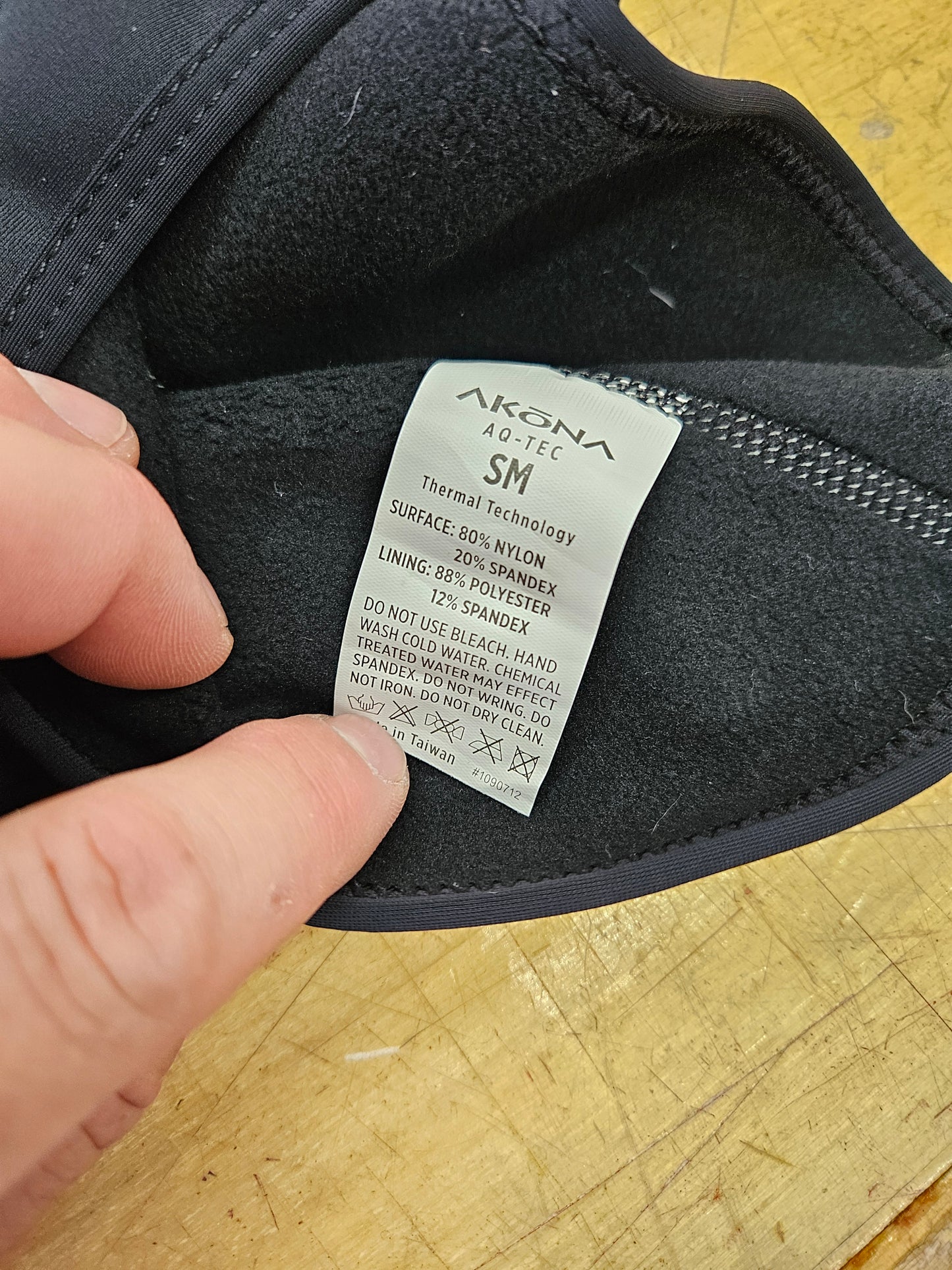 Akona Lycra/Fleece Hood (SMALL) #H6