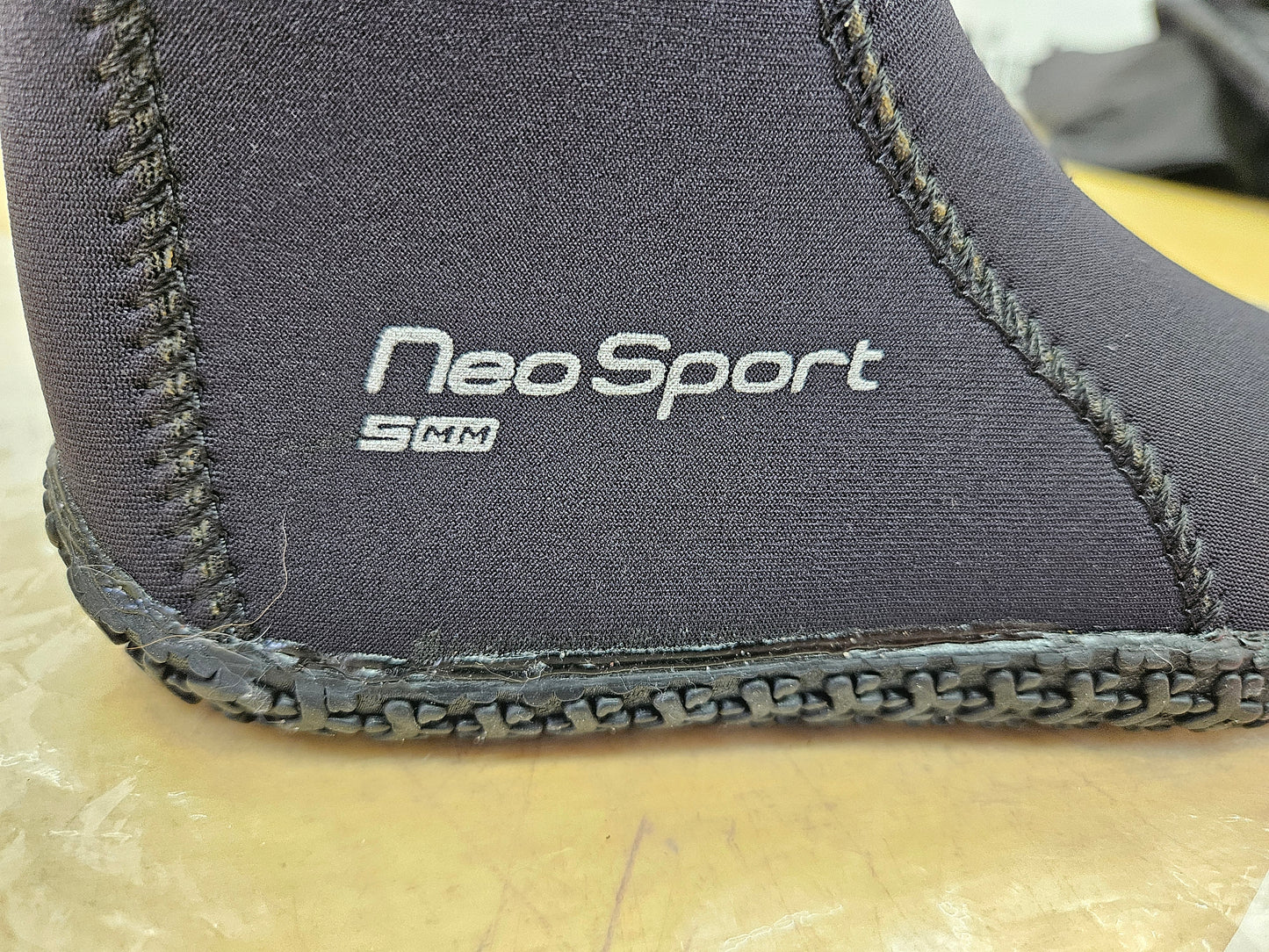 Neosport 5mm Dive Boots (SIZE 2) #B3