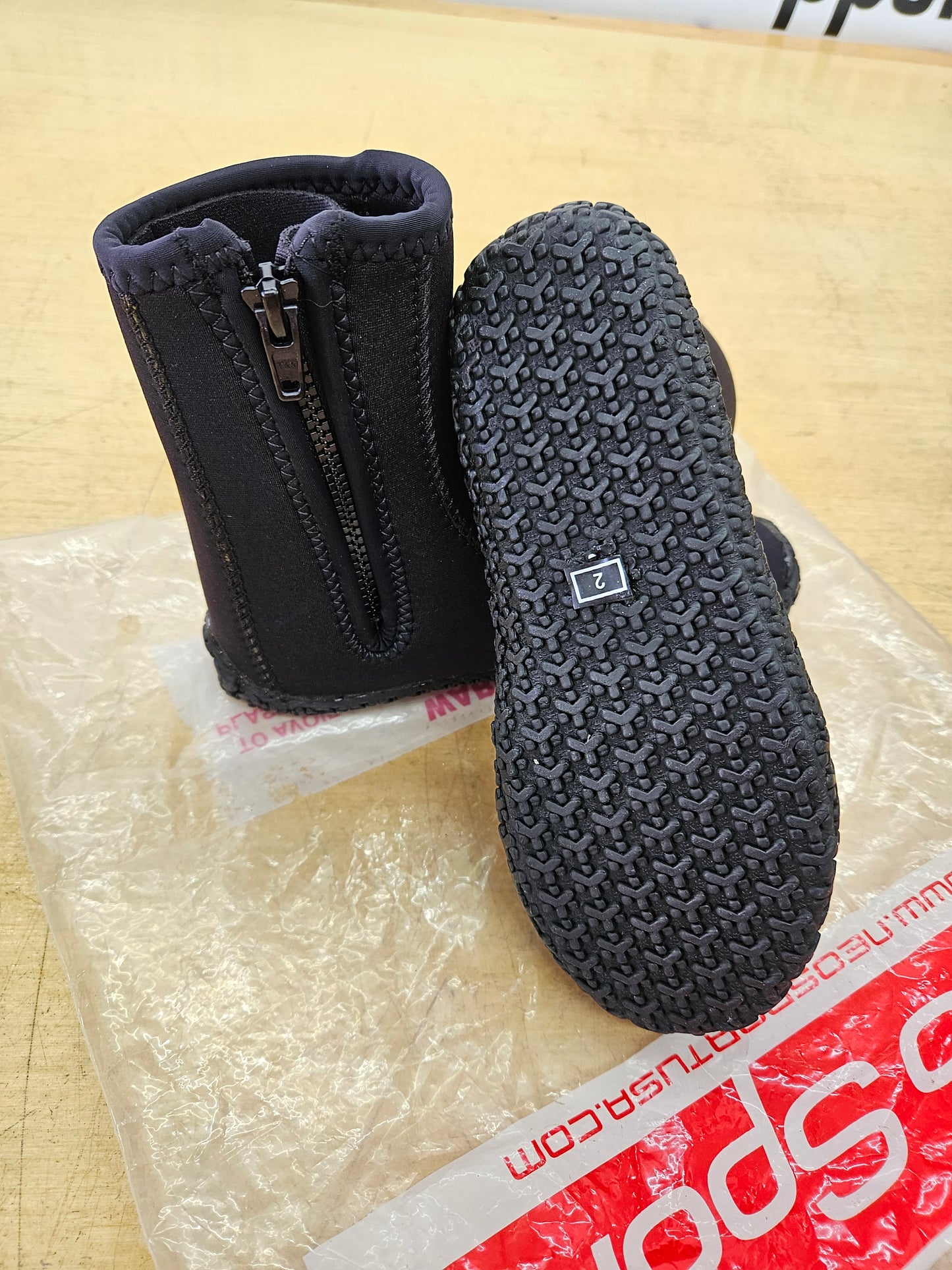 Neosport 5mm Dive Boots (SIZE 2) #B3