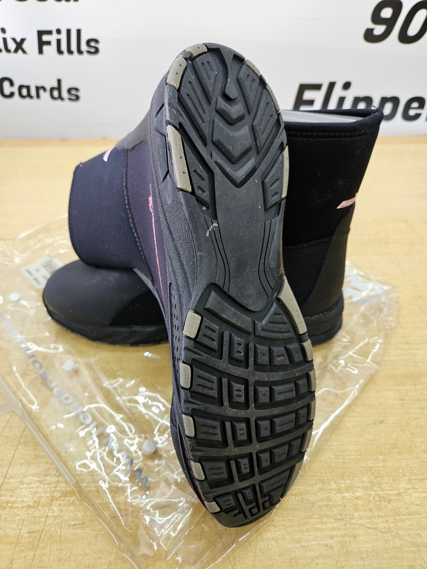 Henderson 5mm Dive Boots (SIZE 10) #B4