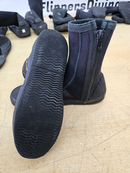 Mag 5mm Dive Boots (Size 7) #B28