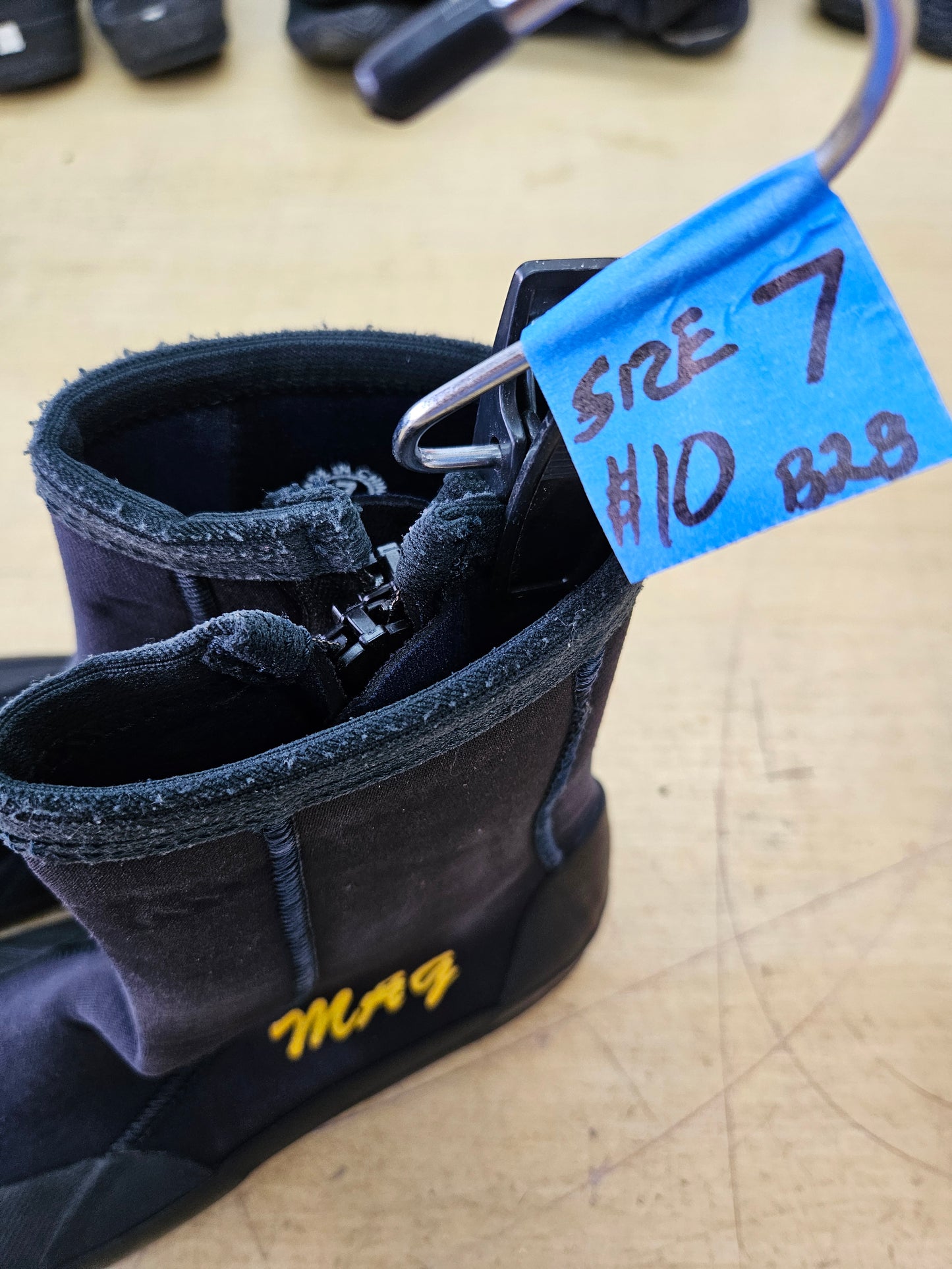 Mag 5mm Dive Boots (Size 7) #B28