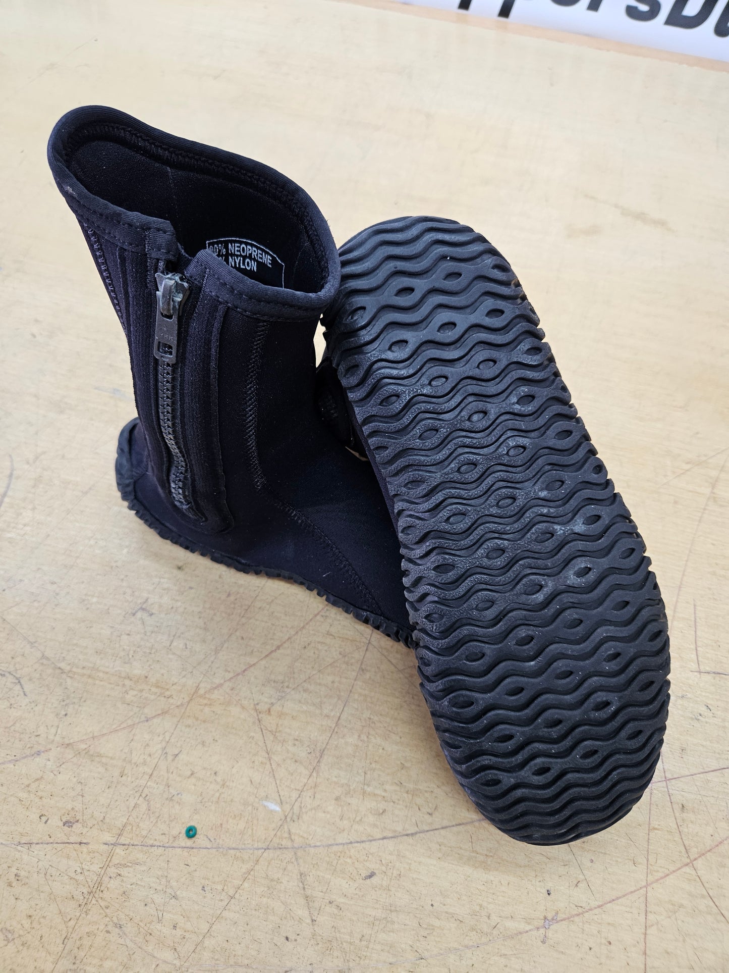 Akona 3mm Dive Boots (Size 9) #B34