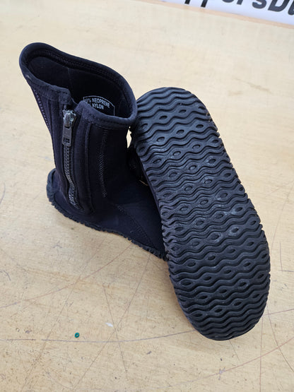 Akona 3mm Dive Boots (Size 9) #B34