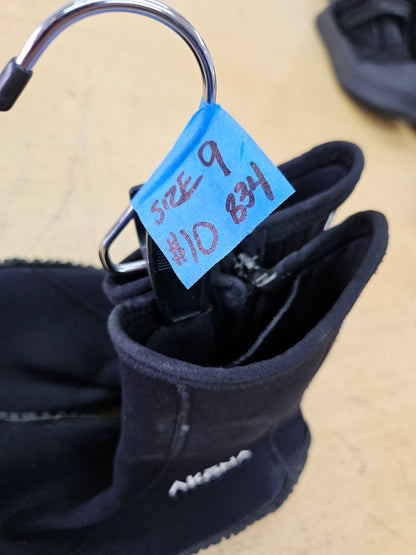 Akona 3mm Dive Boots (Size 9) #B34