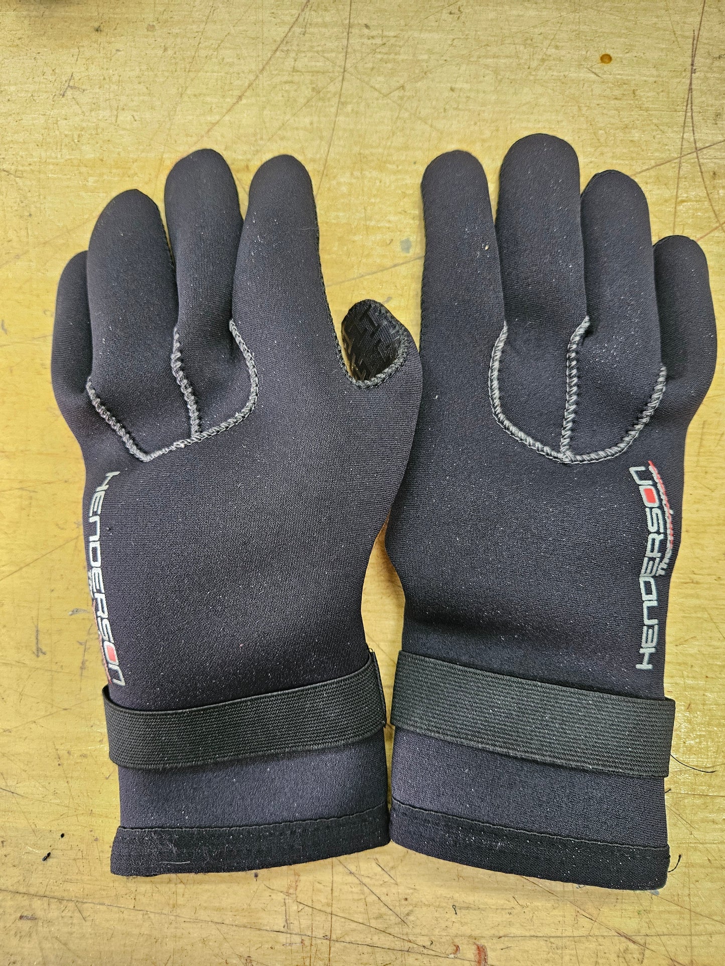 Henderson 3mm Gloves #G1