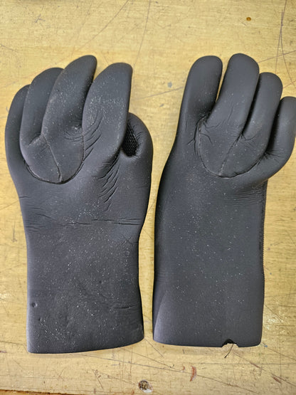 3mm Gloves (MEDIUM) #G4